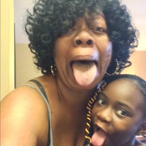 Meet your Posher, Leslie